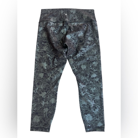 Lululemon Wunder Under High-Rise Tight 25" *Shine
Logo Flourish Iridescent Foil - Picture 4 of 11